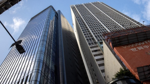Χονγκ Κονγκ: Κατασβέστηκε η πυρκαγιά στον ουρανοξύστη World Trade Center