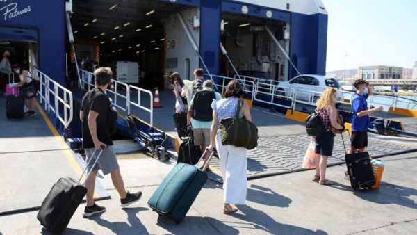 Συνεχίζεται και σήμερα η έξοδος των εκδρομέων για το τριήμερο του Αγίου Πνεύματος