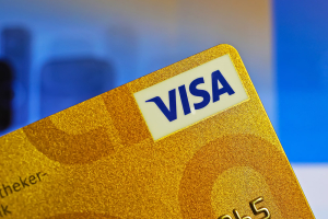 Golden Visa: 20.000 μόνιμες άδειες διαμονής σε επενδυτές