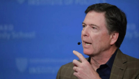 ΗΠΑ: Ο πρώην διευθυντής του FBI Κόμι αντιμέτωπος με τρίτη δίωξη από τη δικαιοσύνη