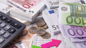 Πιέζουν οι ελεύθεροι επαγγελματίες για μείωση στις ασφαλιστικές εισφορές