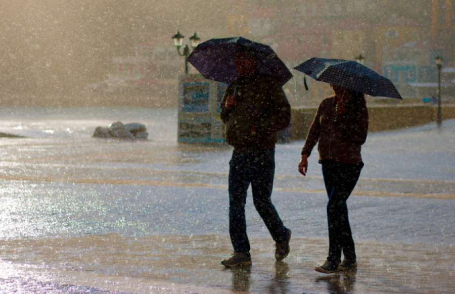 Σε εξέλιξη η κακοκαιρία "Alexandros" - Πού καταγράφηκαν τα μεγαλύτερα ύψη βροχόπτωσης