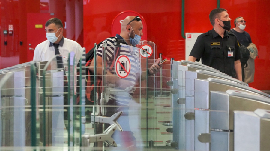 "Σαρώνει" ο κορονοϊός στη Ρωσία - 727 θάνατοι το τελευταίο 24ωρο