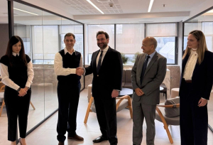 Ναυπηγεία Σαλαμίνας–ACT Infraport: Μνημόνιο συνεργασίας για τη δημιουργία ναυπηγικής μονάδας στην Ινδία