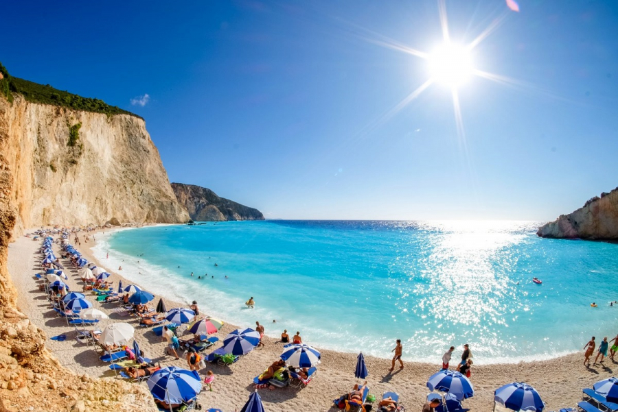 Κοινωνικός Τουρισμός: Ενεργοποιήθηκαν 38.000 επιταγές το πρώτο 15ήμερο του Ιουλίου