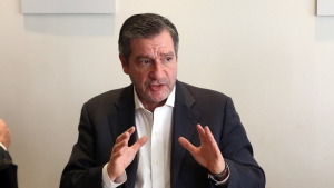 Υποκλοπές: Μήνυση από Γιώργο Καμίνη για έμμεση παρακολούθηση του τηλεφώνου του