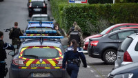 Γαλλία: Νεκρός έπειτα από ανταλλαγή πυροβολισμών, ο άνδρας που μαχαίρωσε αστυνομικό