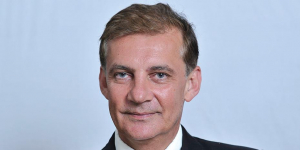 Πρύτανης ΕΚΠΑ: Εάν επικρατήσει η Όμικρον και ανέβει η εμβολιαστική κάλυψη η πανδημία θα σβήσει