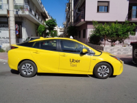 Uber: Τα συχνότερα και ασυνήθιστα αντικείμενα που ξέχασαν οι επιβάτες το 2026