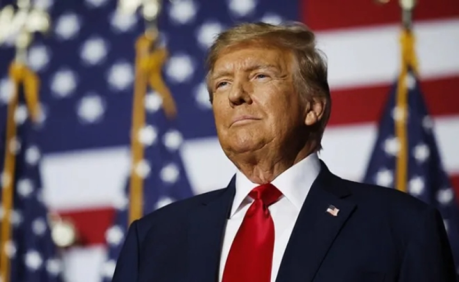 Τραμπ: Η αμερικανική οικονομία βρίσκεται σε «μεταβατικό στάδιο» – Η Fed να μειώσει τα επιτόκια