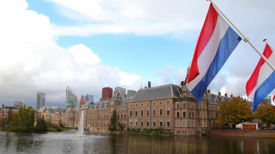 Ολλανδία: Προς μια "μικτή" κυβέρνηση πολιτικών-τεχνοκρατών οδεύει η χώρα