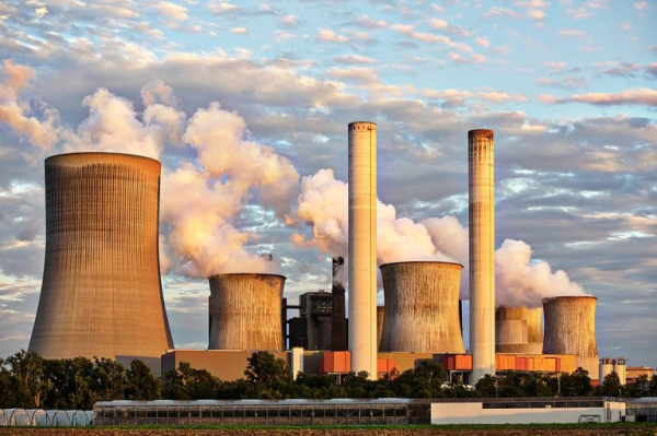 IEA: Κορύφωση της ζήτησης για όλα τα ορυκτά καύσιμα τα επόμενα χρόνια