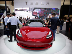 Tesla: Μείωσε τις τιμές των οχημάτων Model 3 και Model Y στις ΗΠΑ