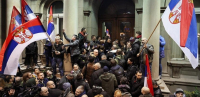 Σερβία: ''Σύρραξη'' στο Κοινοβούλιο, βουλευτές πιάστηκαν στα χέρια