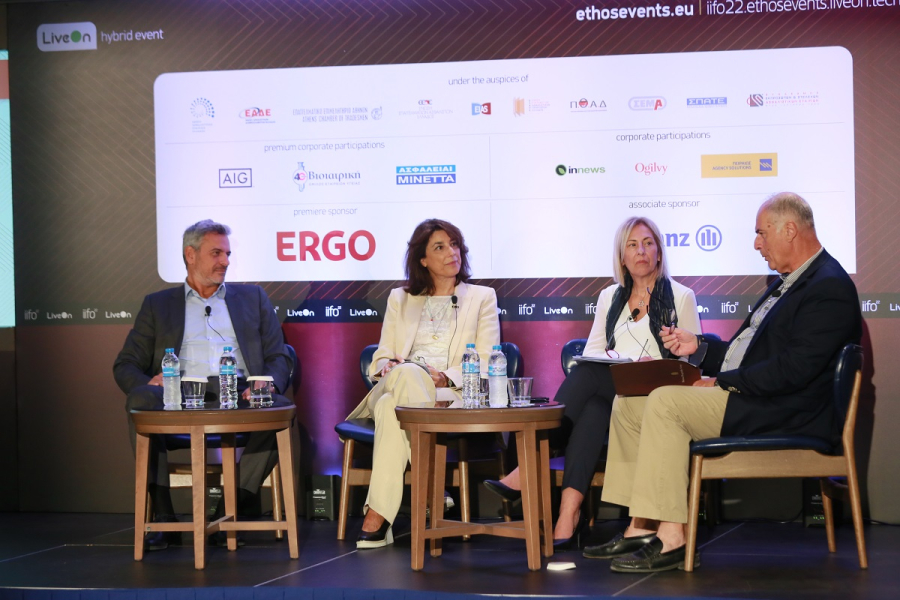 Από αριστερά προς δεξιά, Δημήτρης Γαβαλάκης, Γεν. Γραμματέας ΕΕΑ, Πρόεδρος GAMA Global Hellas, Ιδρυτής της Life Plan Insurance, Άλκηστις Χριστοφίλου, Εταίρος, Ρόκας Δικηγορική Εταιρία - Πρόεδρος, AIDA Europe, Μαρία Δημητριάδη Βιλτανιώτη, Insurance Agent Δημητριάδη Ασφαλιστικοί Πράκτορες, Πρόεδρος, Σύλλογος Ασφαλιστικών Πρακτόρων Νομού Αττικής (ΣΠΑΤΕ) • Συντονιστής: Αναστάσιος Τσομπανίδης, Δημοσιογράφος - Οικονομικός Αναλυτής