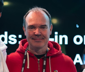 Πίτερ Βέστερμπακα: Ο «Angry Bird» ιδρυτής του Slush και το όραμά του για την Ευρώπη της καινοτομίας