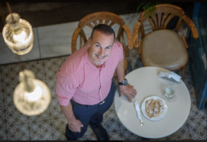 Ο επικεφαλής των Φυλλοσοφιών, Γιάννης Σαλκιντζής