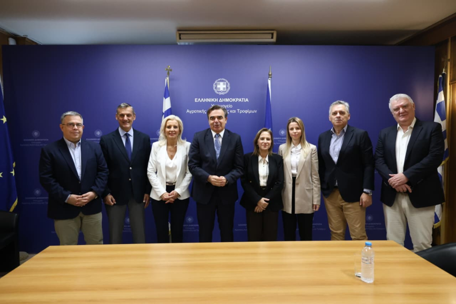 Συνάντηση του ΥπΑΑΤ Μ. Σχοινά με τις επτά Αποκεντρωμένες Διοικήσεις