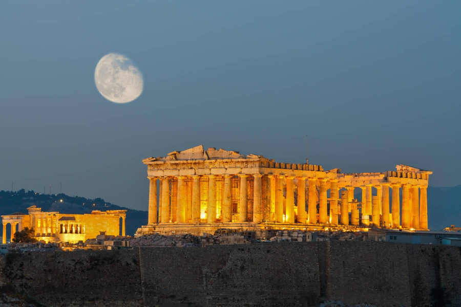 Το ελληνικό σχέδιο για την ενέργεια: Συσκότιση μνημείων και μείωση δημόσιου φωτισμού