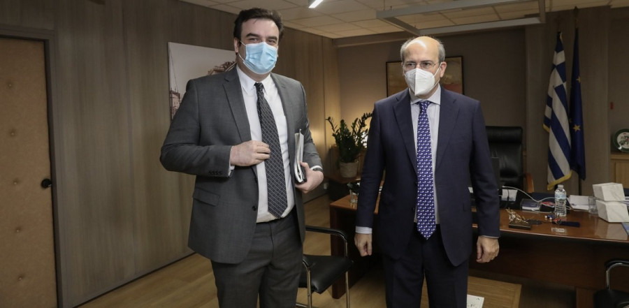 Εντός του πρώτου εξαμήνου η ψηφιακή κάρτα εργασίας - Σε τρεις φάσεις η υλοποίησή της