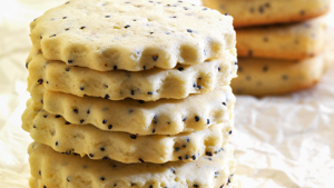 Η κατανάλωση αναψυκτικών, μπισκότων, fast food κλπ. αυξάνει τον κίνδυνο για COVID-19