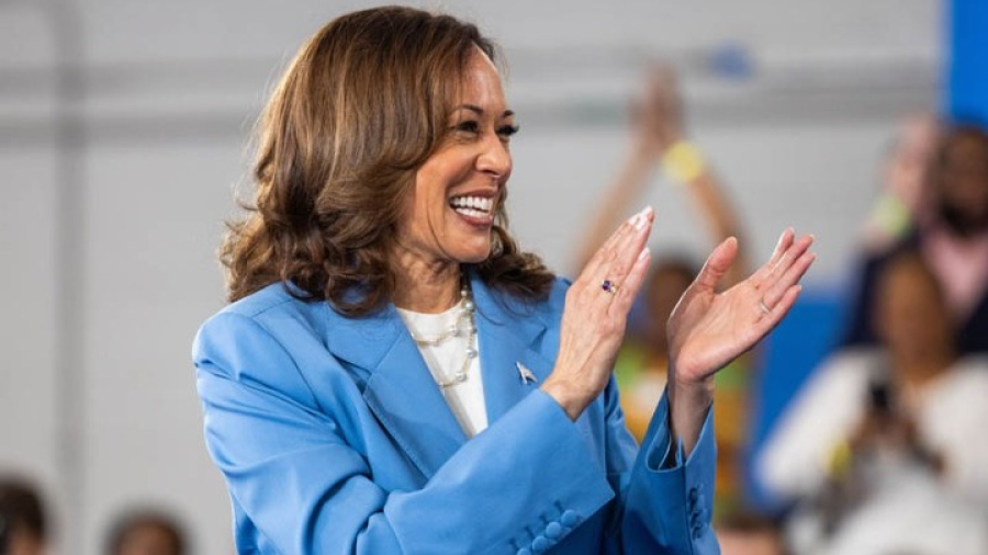 ΗΠΑ: Μάχη "στήθος με στήθος" σε τρεις πολιτείες δίνουν Χάρις και Τραμπ (δημοσκόπηση)