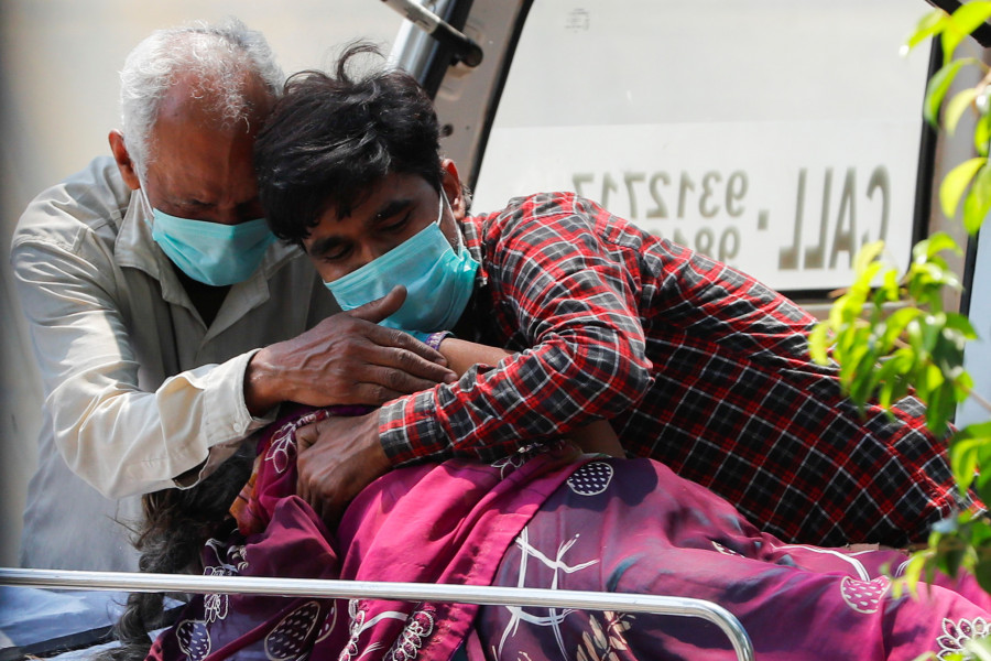 Ινδία - Κορονοϊός: Παγκόσμιο ρεκόρ για 2η συνεχόμενη ημέρα με σχεδόν 333.000 κρούσματα, εθνικό τραγικό ρεκόρ 2.263 θανάτων