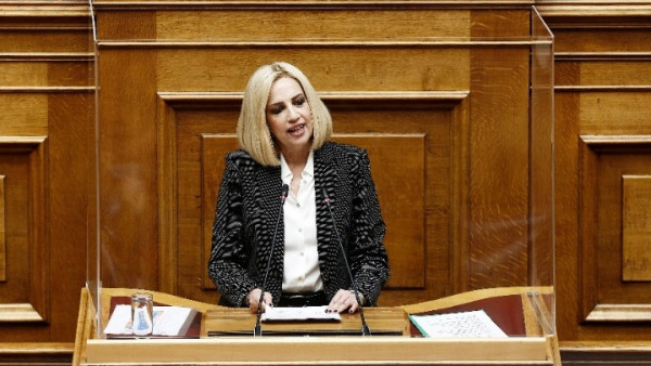Γεννηματά: Ο εμβολιασμός των υγειονομικών δεν μπορεί να περιμένει μέχρι τον Σεπτέμβριο