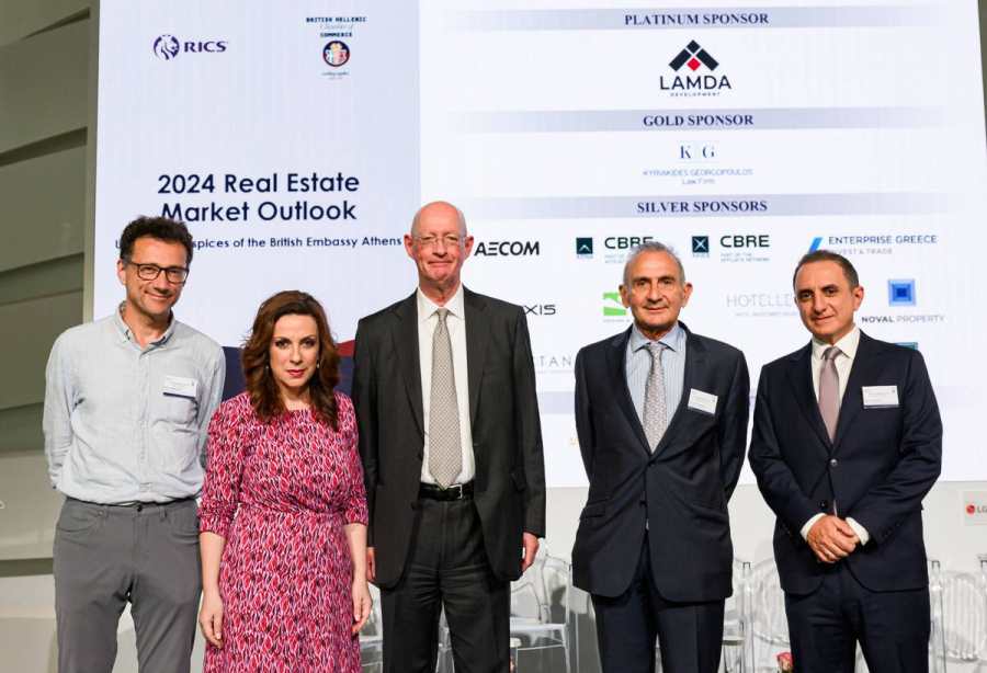 Από Αριστερά: Peter Cosmetatos - Διευθύνων Σύμβουλος του Commercial Real Estate Finance Council Europe (CREFC Europe), Άννα Καλλιάνη - Ελληνίδα Πρόεδρος του Ελληνοβρετανικού Εμπορικού Επιμελητηρίου, Mark Fidler - Head of Valuation &amp; Advisory Services Continental Europe της CBRE, Νίκος Χατζητσόλης - Treasurer του Ελληνοβρετανικού Επιμελητηρίου &amp; Διευθύνων Σύμβουλος, ΑΞΙΕΣ Α.Ε. – Μέλος του Διεθνούς Δικτύου της CBRE, Κέννυ Ευαγγέλου - Βρετανός Πρόεδρος του Ελληνοβρετανικού Εμπορικού Επιμελητηρίου