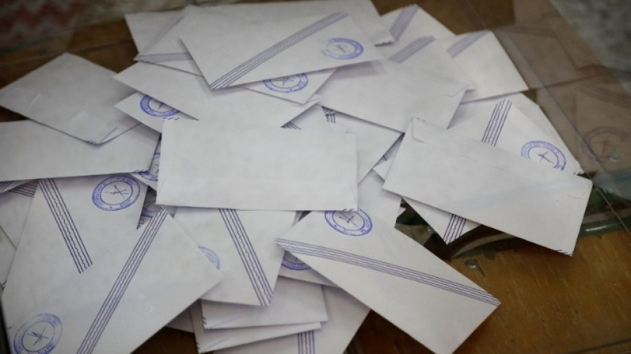 Δημοσκόπηση Pulse: Σαφές προβάδισμα της ΝΔ, στάσιμο το ΠΑΣΟΚ, «τσιμπάει» η Πλεύση Ελευθερίας