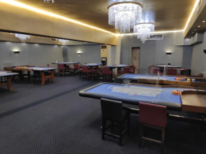 Έφοδος της αστυνομίας σε παράνομο μίνι καζίνο στο κέντρο της Αθήνας - 15 συλλήψεις