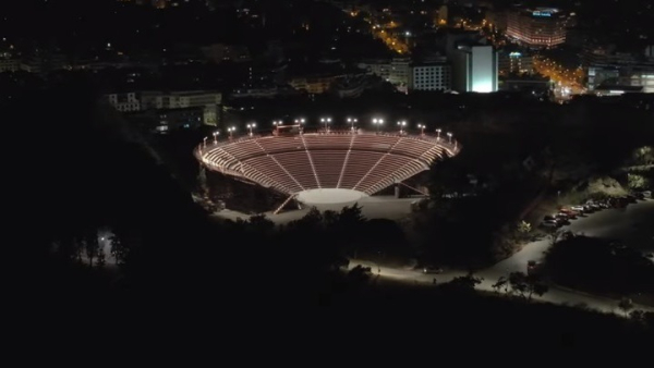 Το Θέατρο Λυκαβηττού υποδέχεται ξανά το κοινό, έπειτα από 15 χρόνια