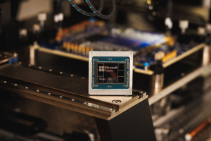 MAIA 200: Η Microsoft χτίζει την επόμενη οικονομία ΤΝ