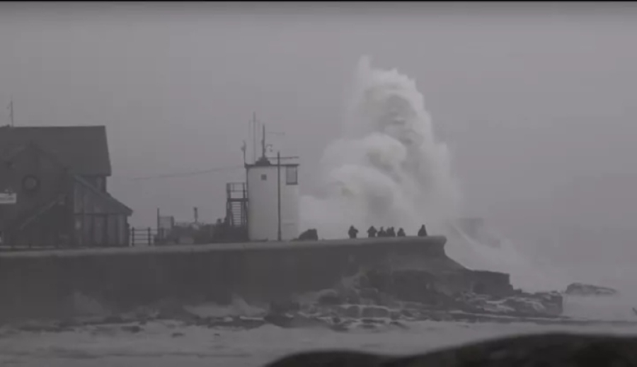 Ιρλανδία - Κακοκαιρία Eowyn: Πάνω από 500.000 νοικοκυριά χωρίς ρεύμα, ματαίωση τουλάχιστον 100 πτήσεων