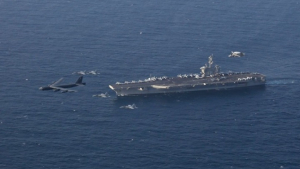 Σε θέση μάχης ΗΠΑ-Ιράν: Η Ουάσινγκτον αναπτύσσει ισχυρή δύναμη, ναυτική και αεροπορική, στη Μέση Ανατολή