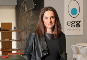 Η διευθύντρια του egg - enter grow go της Eurobank Ρούλα Μπαχταλιά.