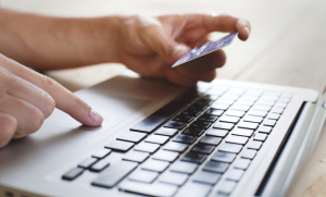 To 74% των Ελλήνων κάνει online αγορές προϊόντων και υπηρεσιών
