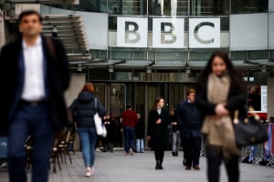 Το BBC εξετάζει την κατασκευή δικού του μοντέλου Τεχνητής Νοημοσύνης