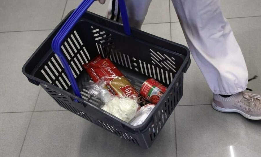 Οι Έλληνες μείωσαν πάνω από 70% την κατανάλωση φέτας, ψαριού και μοσχαριού