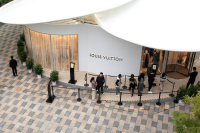 Ο οίκος Louis Vuitton γιορτάζει την 130η επέτειο του μονογράμματός του