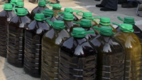 Θεσσαλονίκη: Εισήγαγαν ηλιέλαιο από τη Βουλγαρία και το πωλούσαν ως έξτρα παρθένο ελαιόλαδο