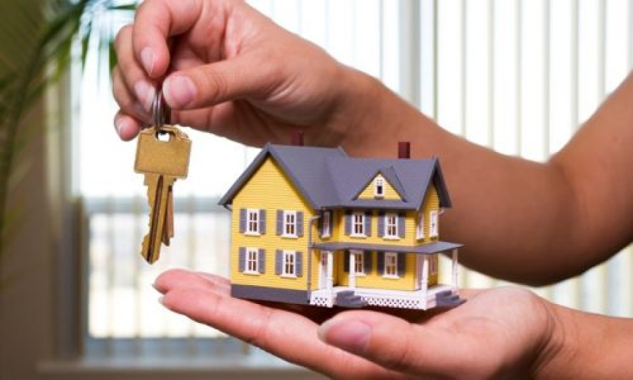 Πρόγραμμα «Κάλυψη»: Στη νέα της στέγη η πρώτη οικογένεια, με καταβολή ενοικίου από το κράτος