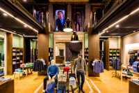 Με click away και click inside επαναλειτουργούν τα καταστήματα της DUR