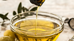 «Στοπ» σε εταιρεία που είχε διακινήσει 12.531 κιλά ελαιόλαδου με την καταχρηστική ένδειξη «Καλαμάτα ΠΟΠ»