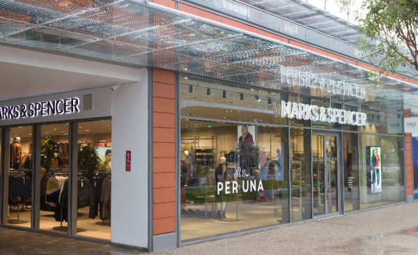 Marks &amp; Spencer: Πωλήσεις κάτω του κόστους για να «ξεφορτωθεί» αποθέματα