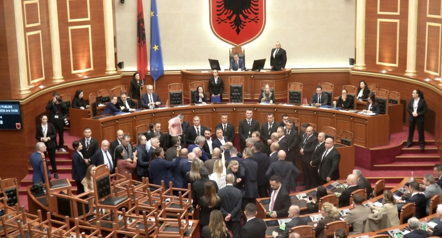 Αλβανία: Επεισόδια στη βουλή μεταξύ βουλευτών της κυβέρνησης και της αντιπολίτευσης