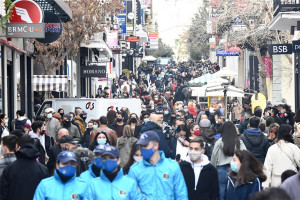 ΕΣΠ: Χαμηλές επιδόσεις για τα καταστήματα - Παγιώνεται η στροφή στο e-shopping