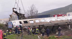 Τέμπη: Στο τρίτο βαγόνι εστιάζονται οι έρευνες