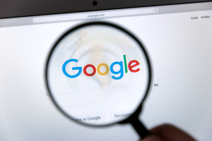 Google: Ξεκινά σήμερα η μεγαλύτερη δίκη του 21ου αιώνα για τον κλάδο της τεχνολογίας