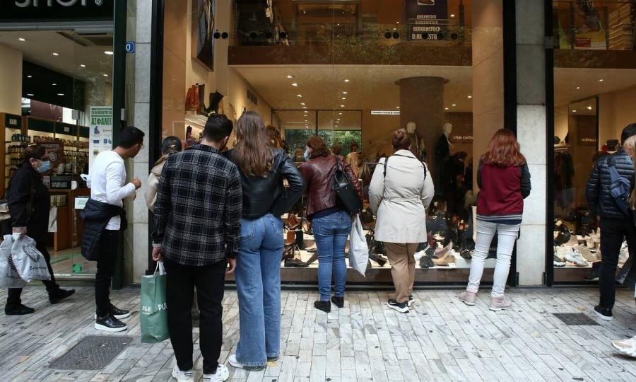 ΕΛΣΤΑΤ: «Εκρηξη» στην κατανάλωση των νοικοκυριών το δ' τρίμηνο του 2021